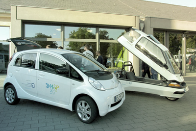 Elektrofahrzeuge bei der CEMO-Veranstaltung am Ostfalia Exer Campus